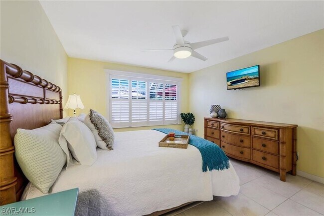 Building Photo - 4823 Lasqueti Way