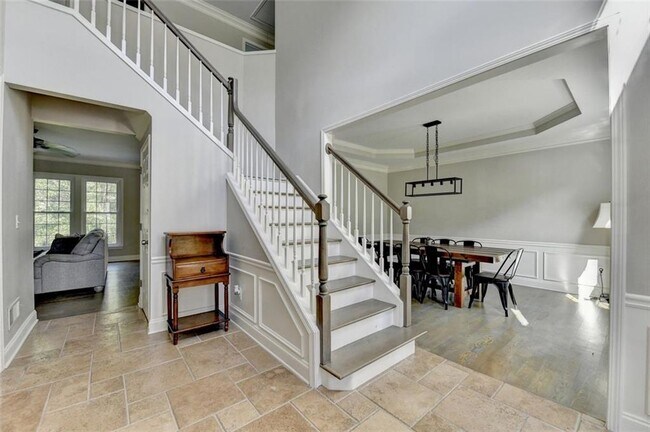Building Photo - 355 Gaines Oak Way