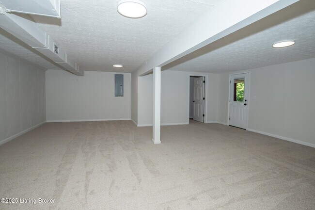 Building Photo - 2413 Highway 22