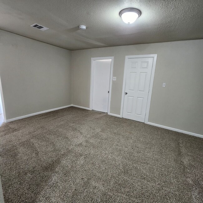 Building Photo - 13429 Bandera St