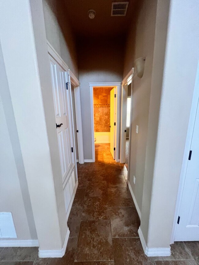 Building Photo - GORGEOUS EASTSIDE HOME OPEN HOUSE FRIDAY 0...