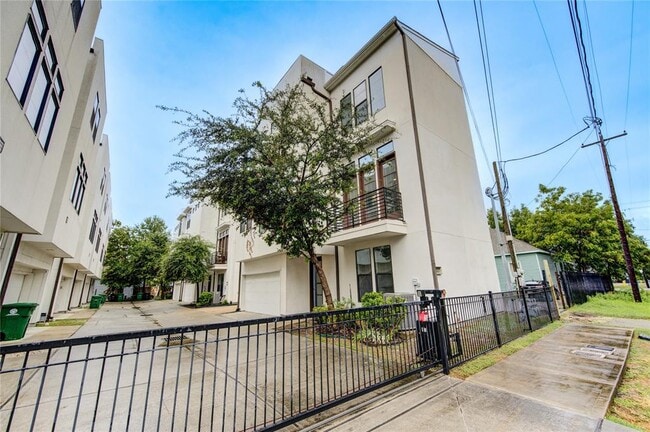Building Photo - 2207 Colorado St
