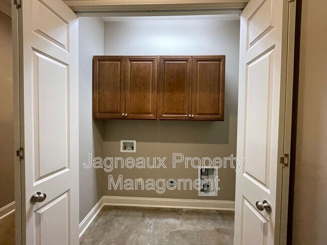 Building Photo - 107 Hargrave Dr
