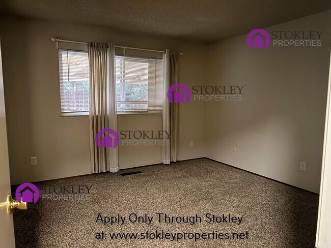 Building Photo - 580 Heather Pl