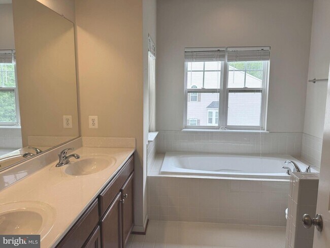 Building Photo - 307 Woodstream Blvd