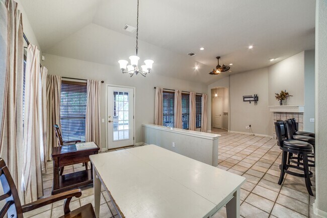 Building Photo - BEAUTIFUL SINGLE-STORY 3-BEDROOM HOME IN S...