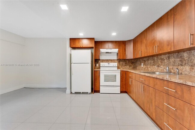 Building Photo - 100 SW 132nd Way