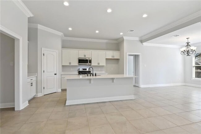 Building Photo - 553 Claiborne Trails Dr