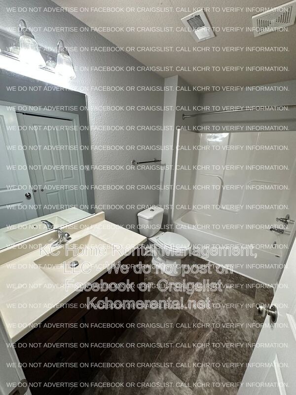 Building Photo - 10530 Kane Dr