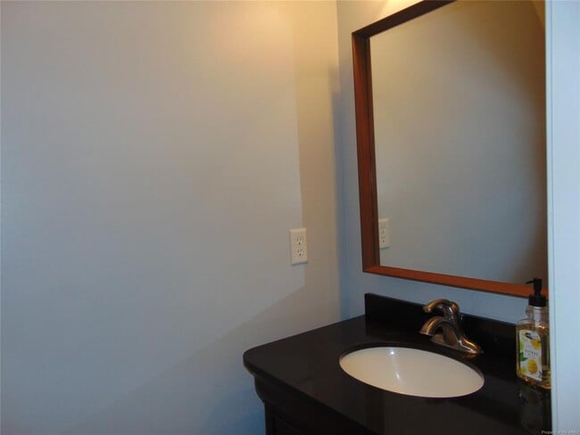 Building Photo - 3215 Kenton Ct