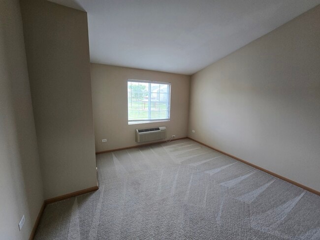 Building Photo - 1531 Silverstone Dr