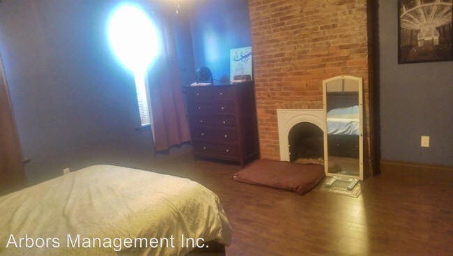 Building Photo - 2 br, 1.5 bath House - 297 42nd Street