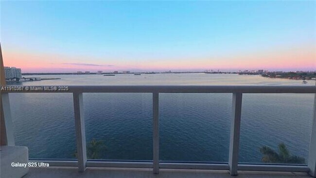 Building Photo - 1625 Kennedy Cswy