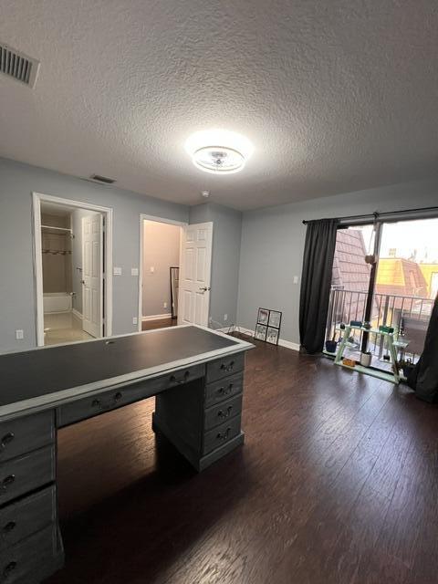 Building Photo - 4200 Turnberry Cir