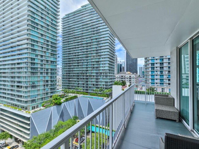 Building Photo - 1250 N Miami Ave