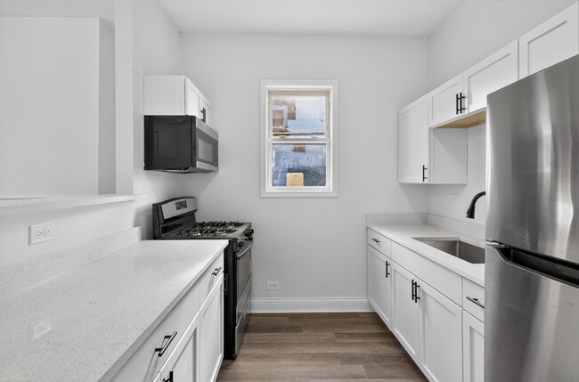 Building Photo - 6660 S Michigan Ave