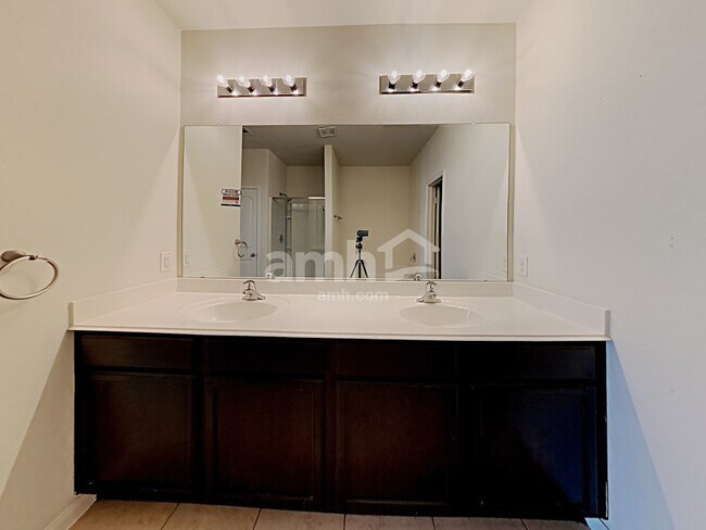 Building Photo - 7822 Creekshore Cove