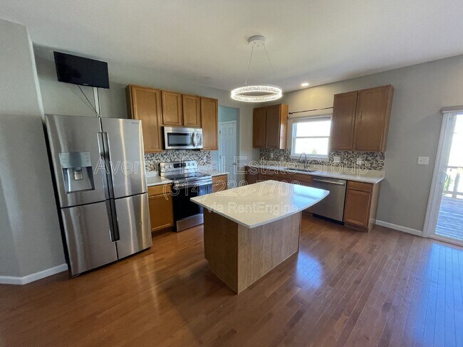 Building Photo - 5533 Emerald Pl Dr