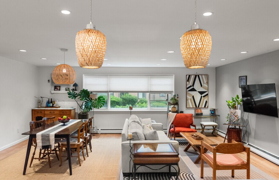 Building Photo - 48 Llanfair Rd