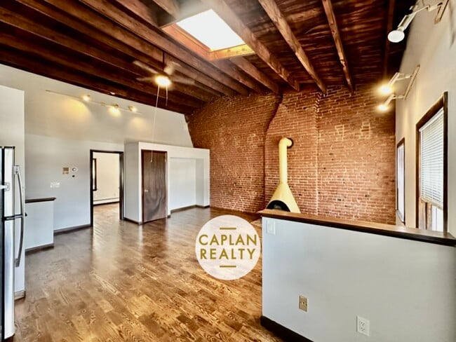 Building Photo - 46 Warren St