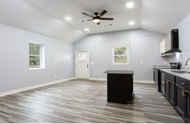 Open space living room - 1137 Key Rd SE