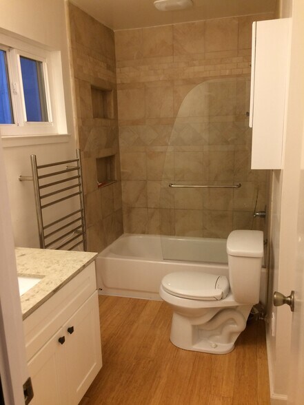 Building Photo - 233 Reichling Ave