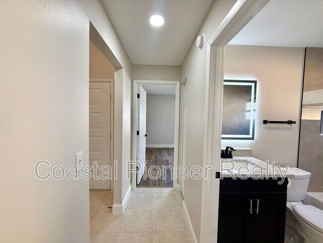 Building Photo - 8725 Huntfield St