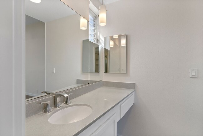 Building Photo - 450 Bolero Way