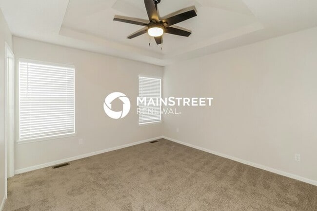 Building Photo - 4 Bedroom Pet-Friendly Home in BLUE SPRINGS, MO with Main Street Renewal