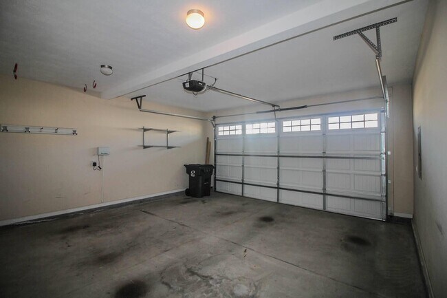 Building Photo - 2108 Grv Lndg Wy