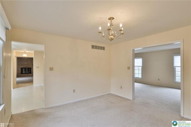Building Photo - 4059 Wedgewood Rd