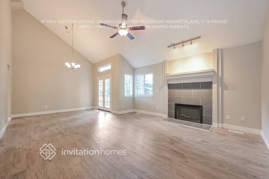 Building Photo - 3289 S Espana Cir