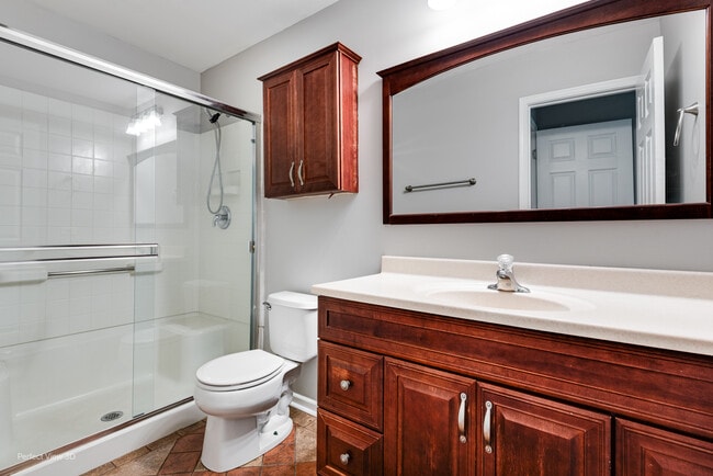 Building Photo - 2827 Stonewater Dr