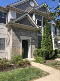 Building Photo - 2220 Aurora Dr