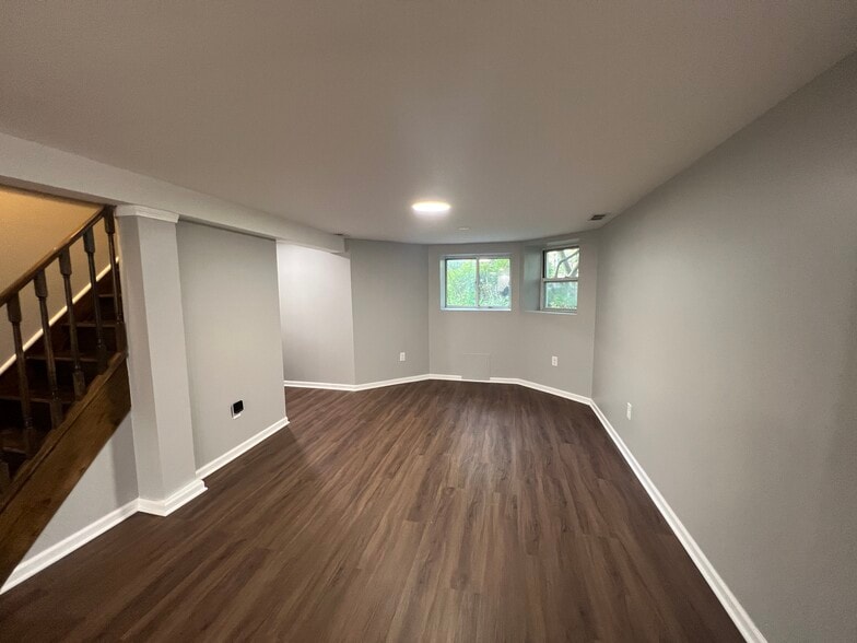 Living room - 2543 W Thomas St
