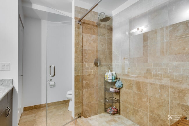 Building Photo - 525 Kedzie St