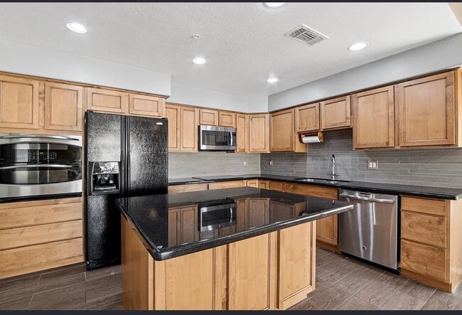 Primary Photo - 14261 N 101st St