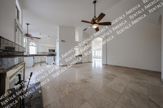 Building Photo - 532 E Stonebridge Dr