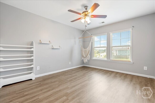 Building Photo - 270 Willow Point Cir