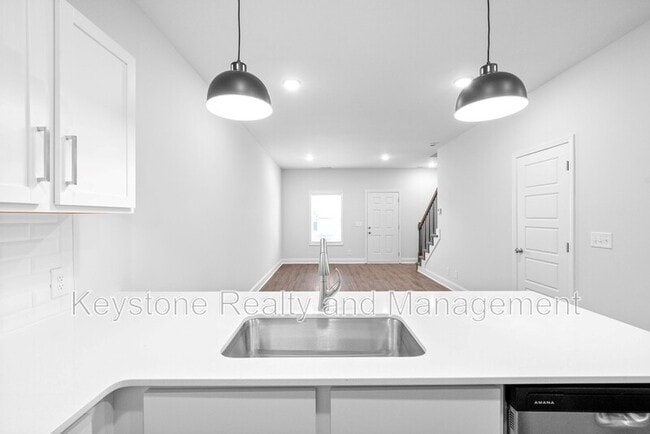 Building Photo - 750-G-105 Tracy Ln