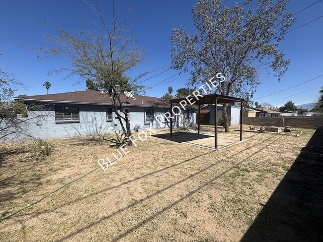 Building Photo - 5674 E Eastland St