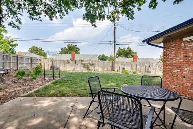 Building Photo - 3213 NW 61st Pl