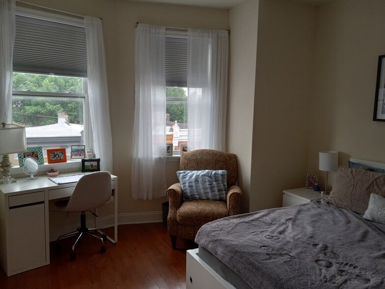 Building Photo - 1708 Fontain St