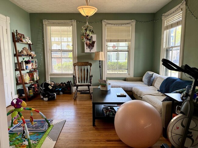 Building Photo - 109 Foster St