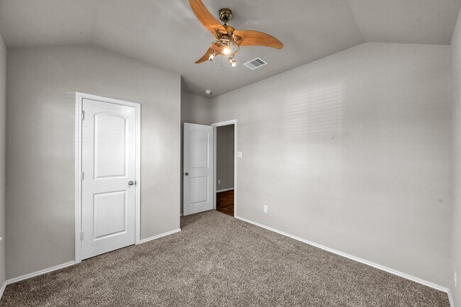 Building Photo - 11331 Dawn Beach Ln