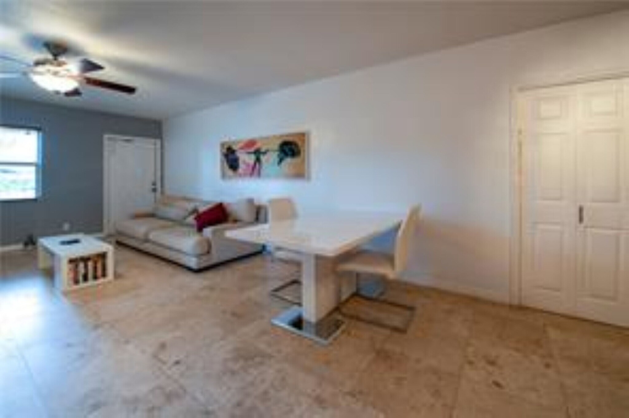 Building Photo - 530 NE 15th Ct