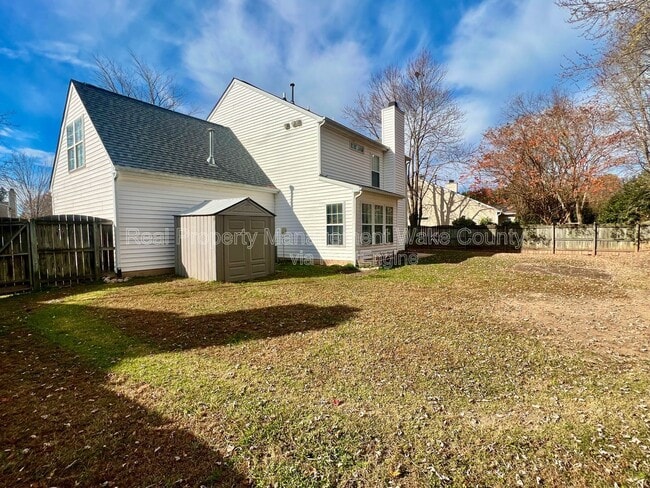 Building Photo - 213 Piney Woods Ln