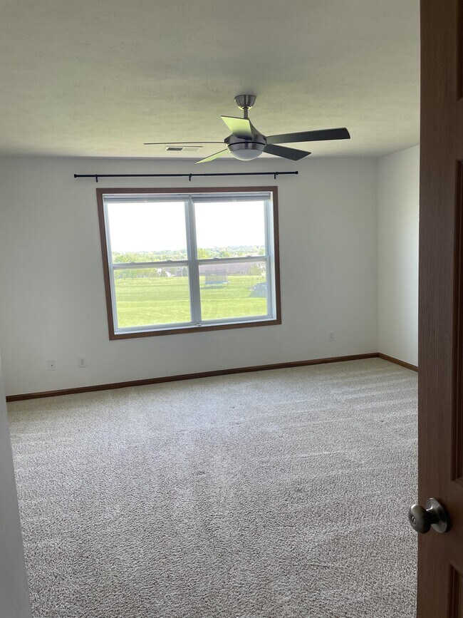 Building Photo - 2650 Millstone Dr