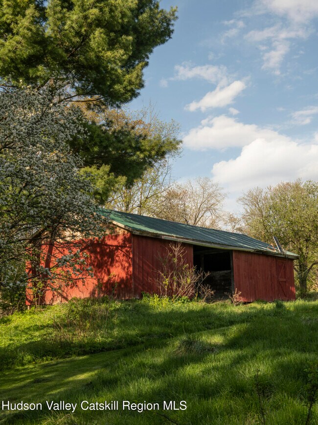 Building Photo - 61 Schoolhouse Rd