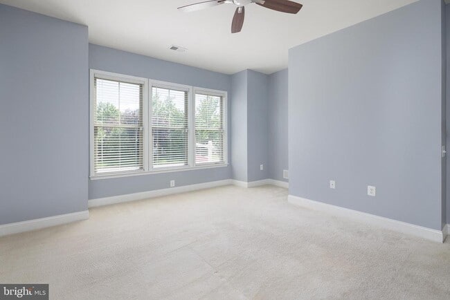Building Photo - 1705 Cottonwood Grove Rd